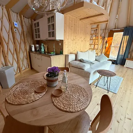 Azyl Glamp * Uscie Gorlickie